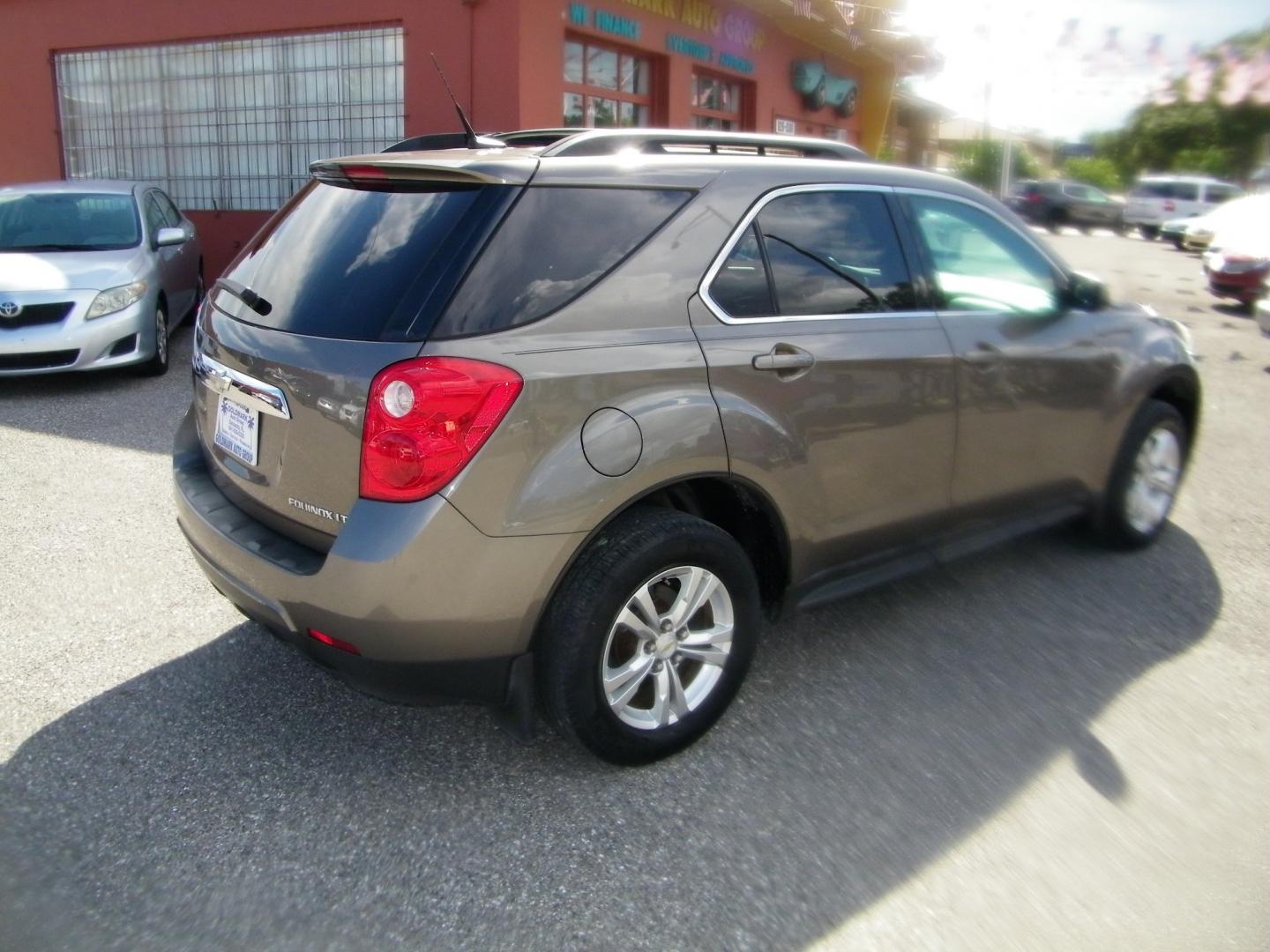 2012 Gray /Gray Chevrolet Equinox 1LT 2WD (2GNALDEK3C6) with an 2.4L L4 DOHC 16V engine, 6-Speed Automatic transmission, located at 4000 Bee Ridge Road, Sarasota, FL, 34233, (941) 926-0300, 27.298664, -82.489151 - Photo#5